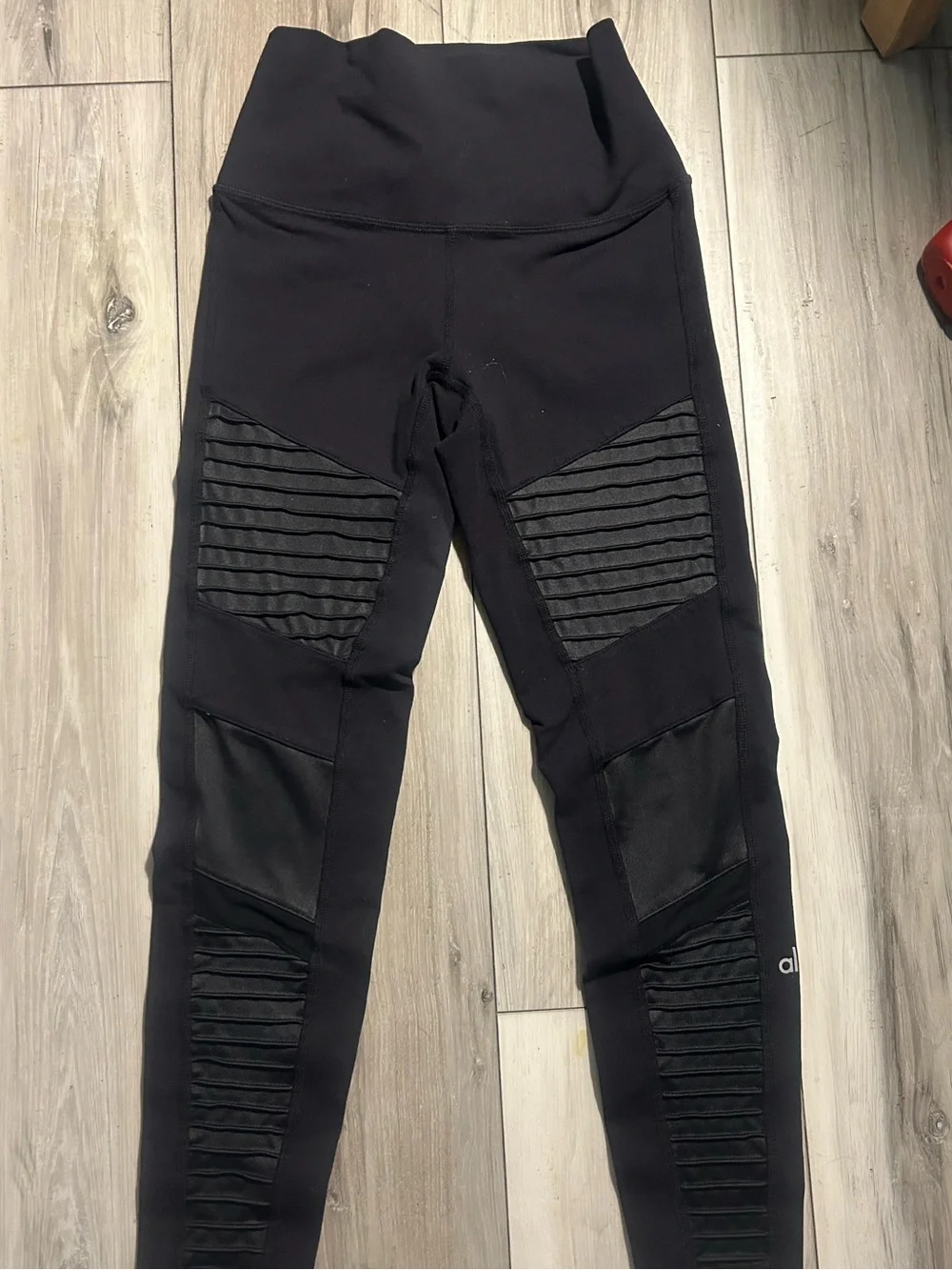 Alo Yoga High-Waist Moto Leggings Black | Ribbed Moto Panels | Women’s size XS